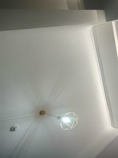 [爱情故事]，良家颜值巅峰，28岁白领丽人，鸳鸯浴忍不住后入，拍打翘臀激情干