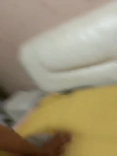 我靠！年轻貌美的女神被这畜生操哭了！[小乖乖不乖]！~~✨✨✨--，被他操哭了还不反抗，好伤心啊！003633