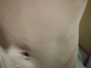 [瘦子传媒工作室]，凌晨场，21岁眼镜学生妹，极品反差婊，被干累睡着了，好粉啊_020749