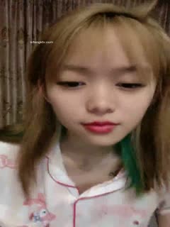 [新酱]趁妈妈.弟弟熟睡~脱衣舞道具自慰~难受就偷偷舔舔~~！~~✨✨✨-也不怕弟弟突然醒过来-501_[new]第01集