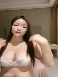 超级女神降临波涛汹涌大胸[雯雯yyds]约粉无套颜色一炮！✨✨✨---星级酒店，跳蛋吃鸡舔逼8-7-1_[new]第02集