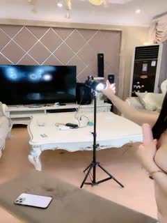 重磅！顶级绿播下海~[小萧]道具自慰！超迷人~精都射绝了✨✨✨--土豪大哥金钱攻势下，终于脱光20220817-013548-649第01集