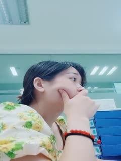 清纯小野喵]在外资公司上班美丽小姐姐~上班偷偷直播!~！！✨✨✨--无声音时是主播关的，怕泄露公司机密_20220530_145058第06集