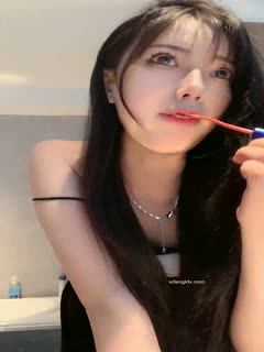 超级女神~[YOSHIKI]尺度大开~黑丝破洞~洗澡泄尿~跳蛋自慰~-✨✨✨--看起来仙气飘飘_20220708-231450-374_[new]第03集