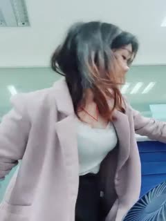 清纯小野喵]在外资公司上班美丽小姐姐~上班偷偷直播!~！！✨✨✨--无声音时是主播关的，怕泄露公司机密_20220525_144102第01集