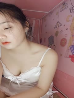 处女！清纯女神~宿舍大秀~[白蔚]超级清纯~蛋都撸炸了~✨✨✨--不遮不挡，不知道便宜了哪个男同学_20220517-225223-707第01集