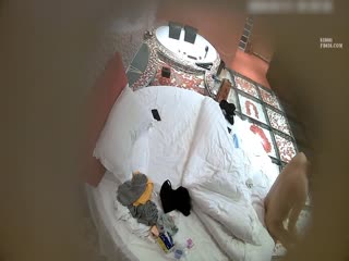 漂亮苗条妹子搞起来就是舒服啊 约到酒店猛力放到床上扑上去吸奶子揉搓呻吟，啪啪抽送晃动射[水印]