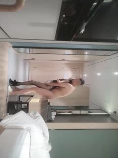 [全国大学生]约了个绿衣苗条妹子TP啪啪，换上情趣装学生制服口口猛操呻吟，很是诱惑喜欢不要错过