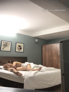 2020.2.23[肌肉男酒店探花]壮小伙约操高挑颜值上门妹，抱起来狂插，妹子一开始不开心被操爽后喜笑颜开