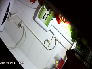 [精品偷拍]女生宿舍卫生间全景偷拍，几个颜值都不错第三番N25_01110000