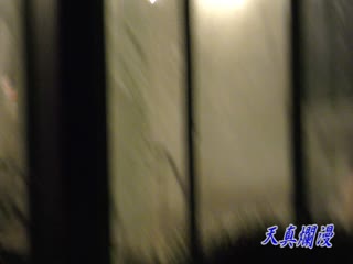 大神[天真烂漫]夜晚潜入校园女生公共浴室隔窗长焦真实偸拍一群妙龄学生妹洗澡一屋子不穿衣服的嫩妹子太爽了2