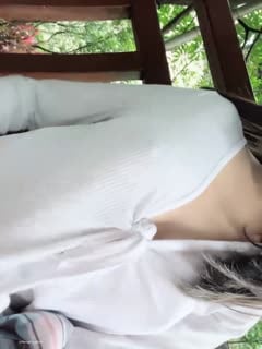 《宅男✅重磅✅福利》高颜妙龄网红美少女嫩妹京鱼儿下海露脸收费私拍奶子坚挺圆大无毛私处极粉公园凉亭紫薇放尿白浆泛滥[1]第01集