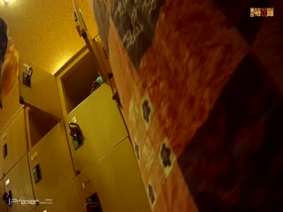 盗站新流[风吕特攻队系列]女盗客暗藏高清录像机偸拍女宾部更衣室内部春光还是喜欢轻少妇成熟的身体