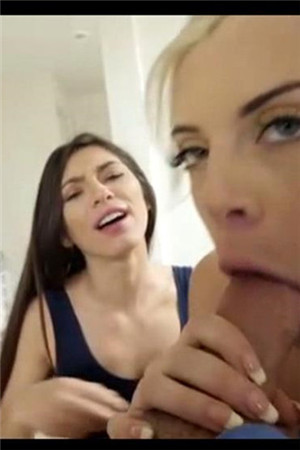 Nicole-亮出你的大肉棒_[双飞，粉木耳]