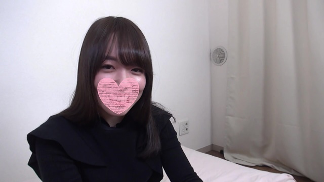 FC2PPV-1336810-A 黒髪清楚な21歳・Fカップ美少女が人生初の3Pでオヤジたちにむちゃくちゃにヤラれちゃう！！[特典付]