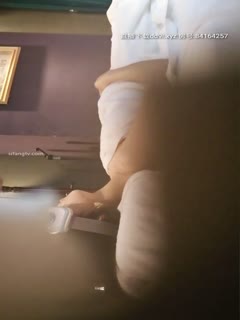 偷拍良家妇女的私密生活，[SPA养生之道]身材级品的美女第一次做SPA 有点不好意思放不开