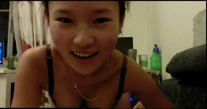 现在的年轻人真会玩自拍自导啊。,[2]