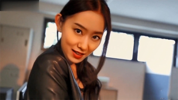 AI换脸 张小斐 黑