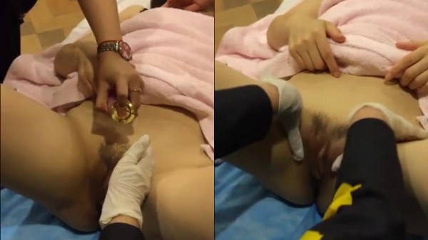 美容师偷拍做阴部护理