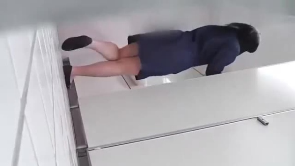 有名电子公司女厕偷拍